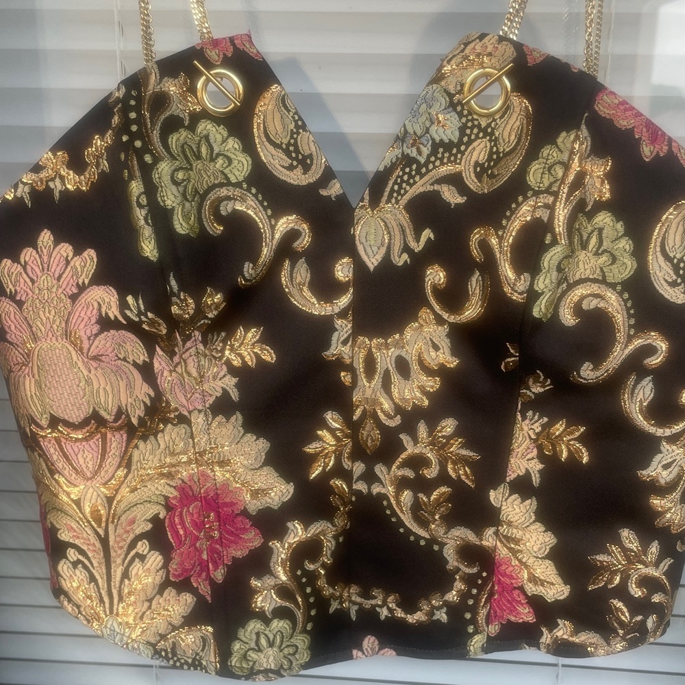 Blithe La Floral Embroidered Tapestry Top with gold chain straps-L - Picture 3 of 11